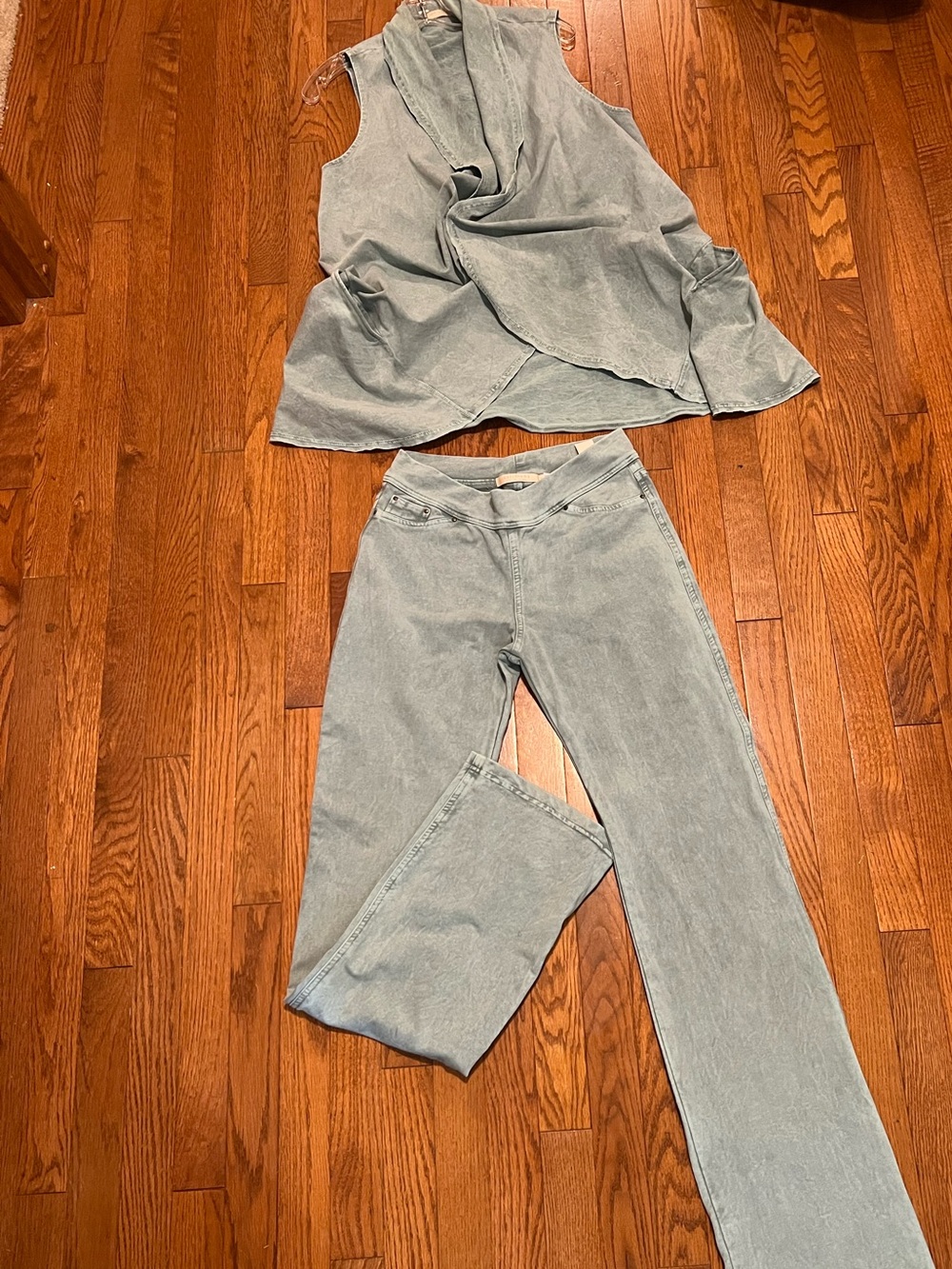 Women's Straight-Leg Pants in Light Blue Green Wash Vest Large & Pant Medium